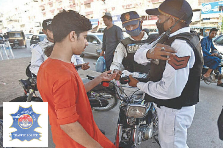 Karachi Traffic Police Hands Out a 'Record' 9,555 Tickets in a Single Day