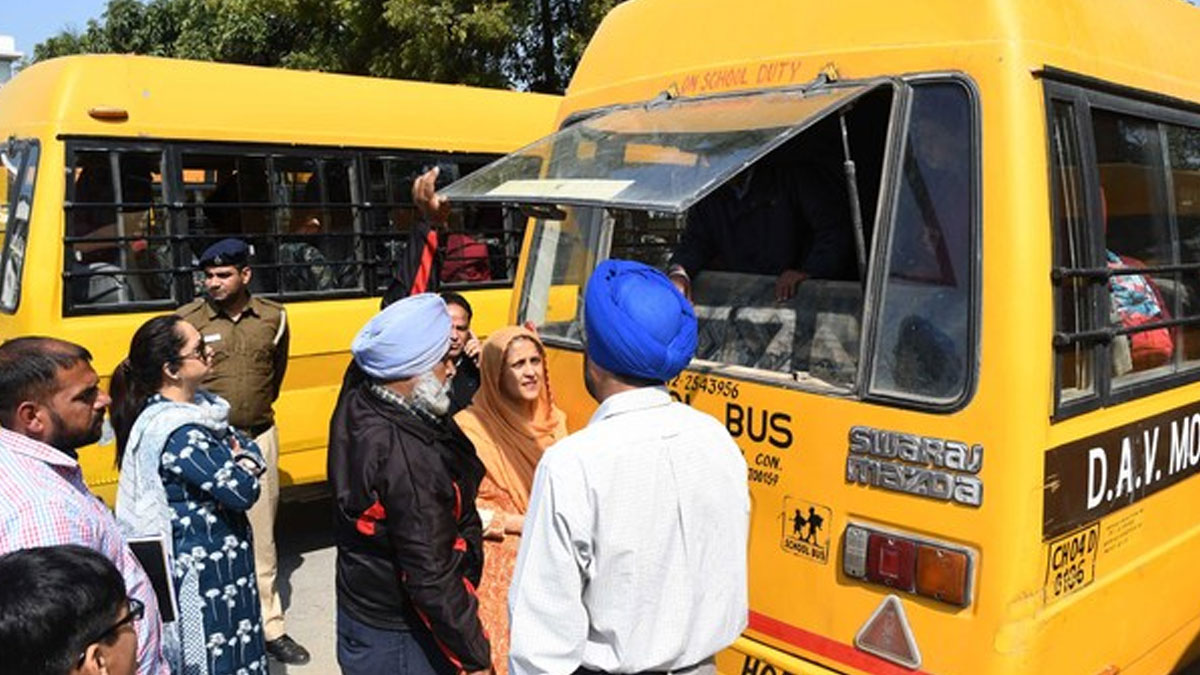 Punjab Mandates Private School Students to Utilize Buses