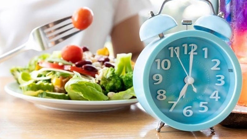 Study Suggests Intermittent Fasting Could Lower the Risk of Mental Illness